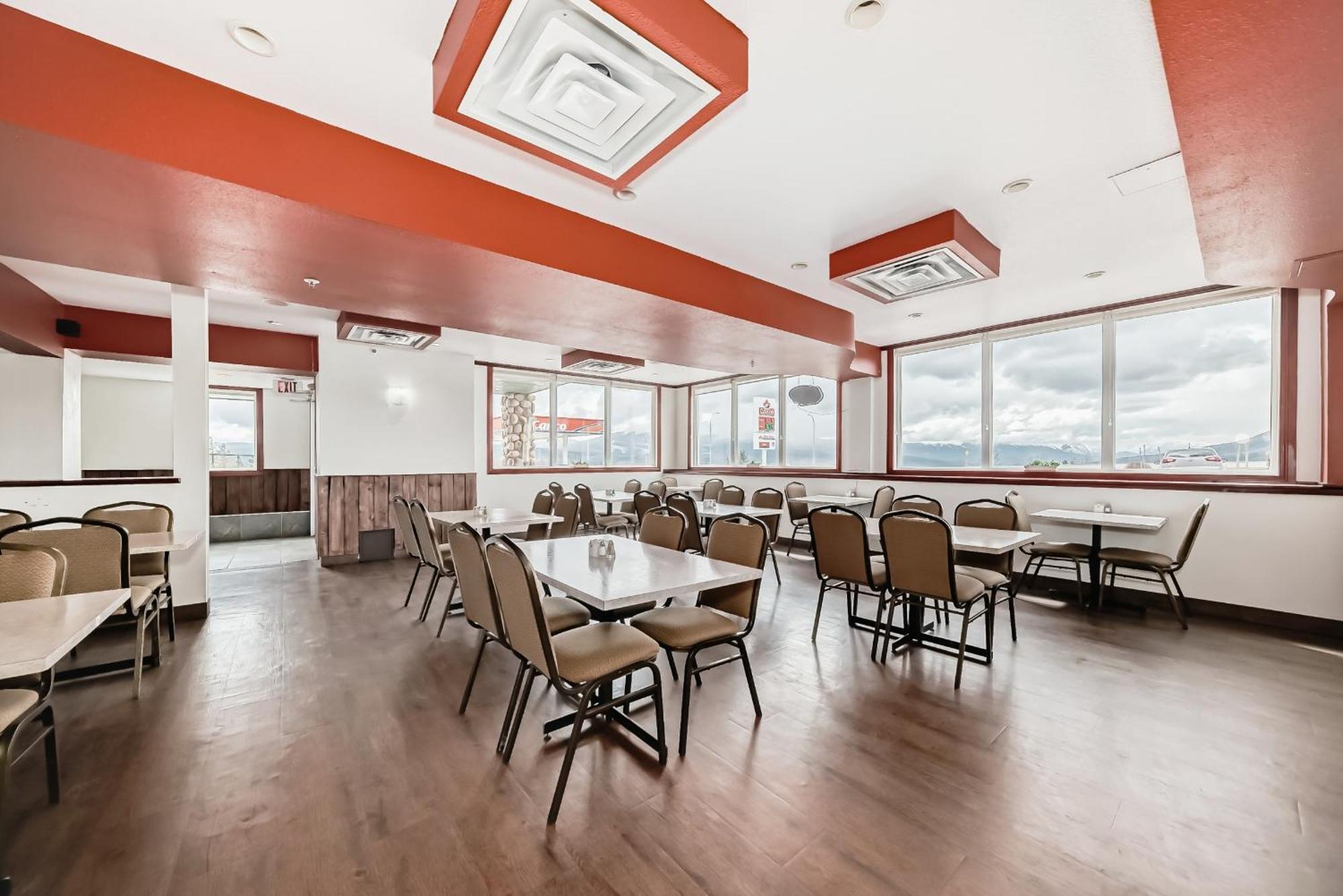 Grande Cache Inn & Suites Εξωτερικό φωτογραφία