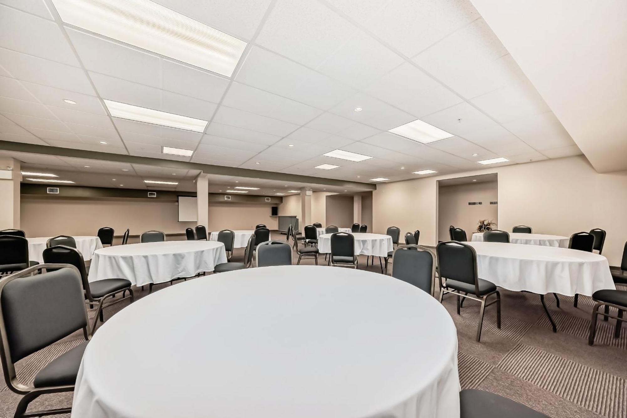 Grande Cache Inn & Suites Εξωτερικό φωτογραφία