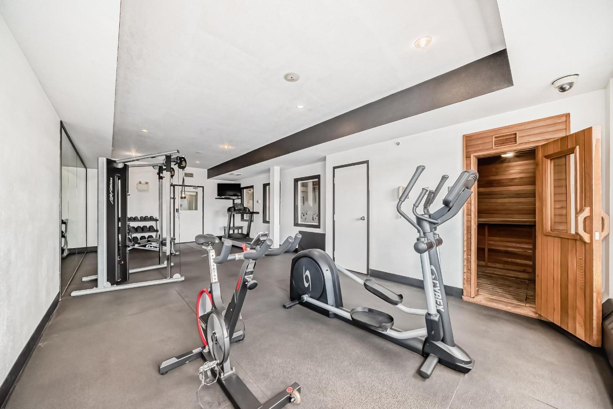 Grande Cache Inn & Suites Εξωτερικό φωτογραφία