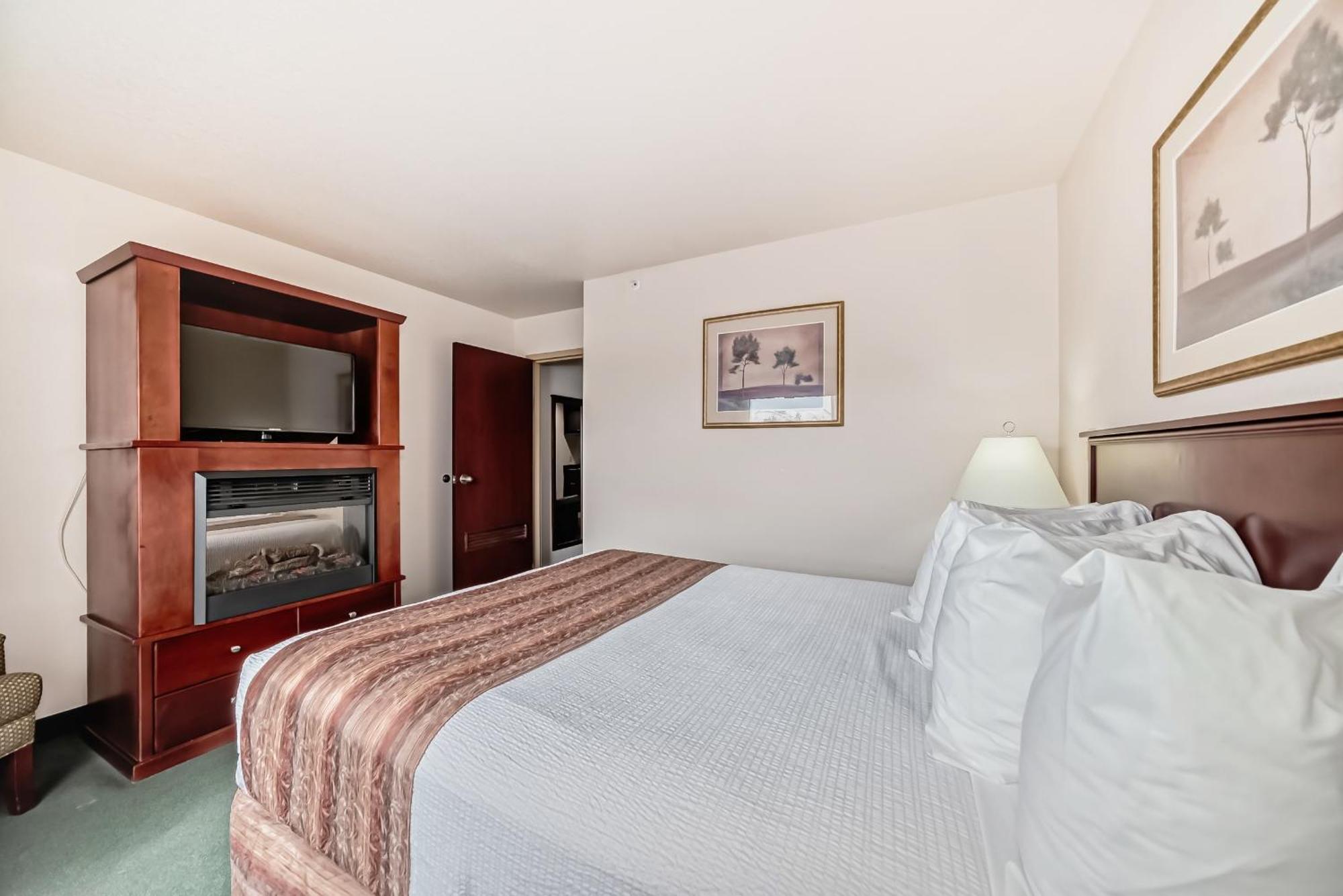 Grande Cache Inn & Suites Εξωτερικό φωτογραφία
