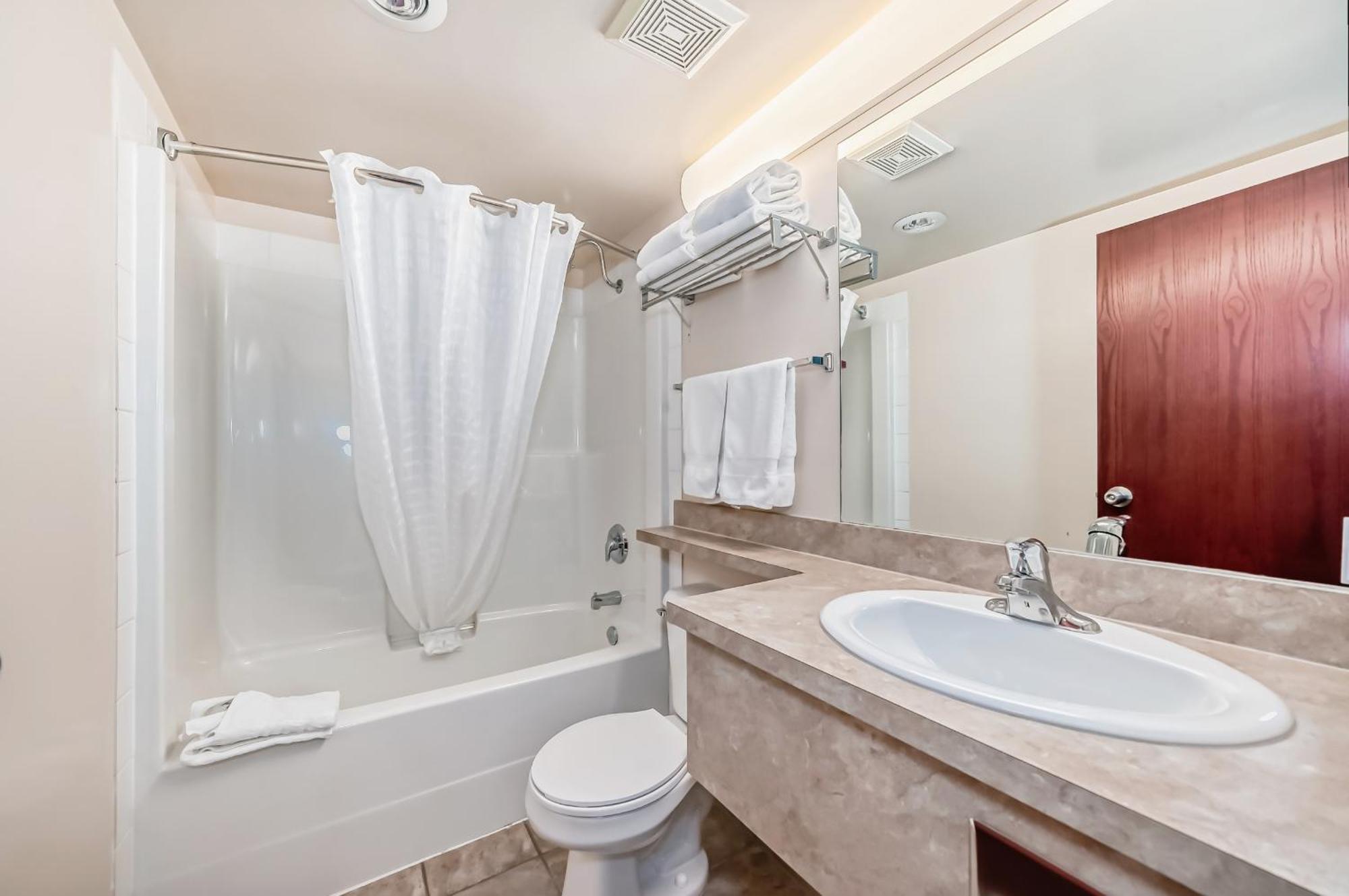 Grande Cache Inn & Suites Εξωτερικό φωτογραφία