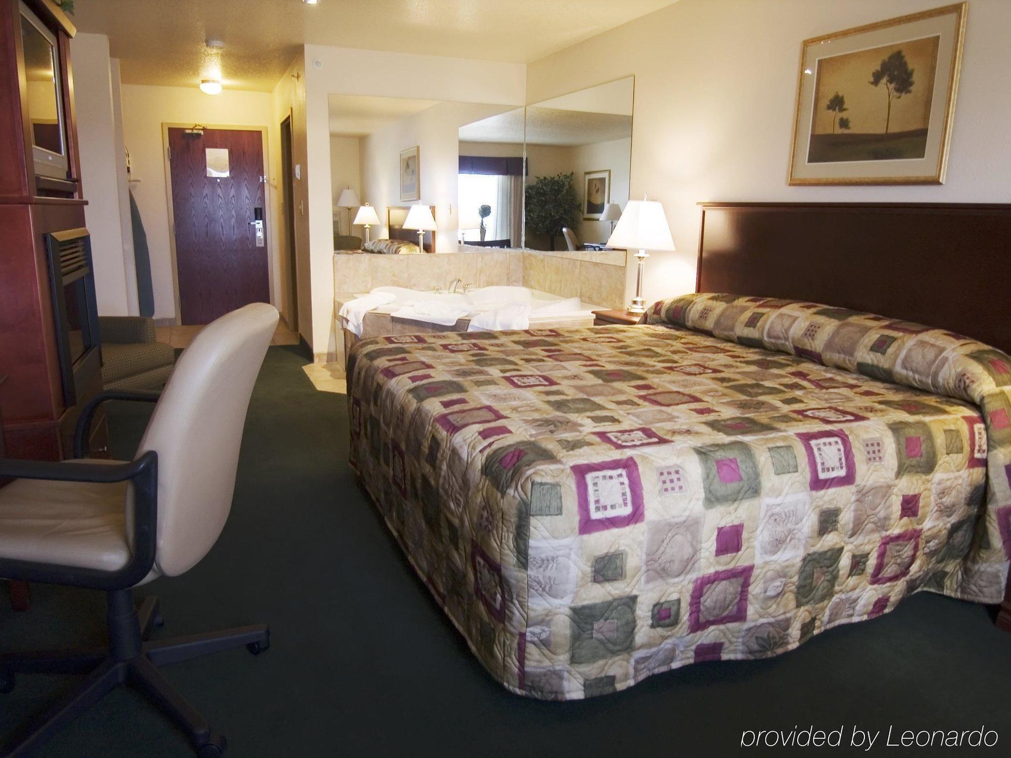 Grande Cache Inn & Suites Δωμάτιο φωτογραφία