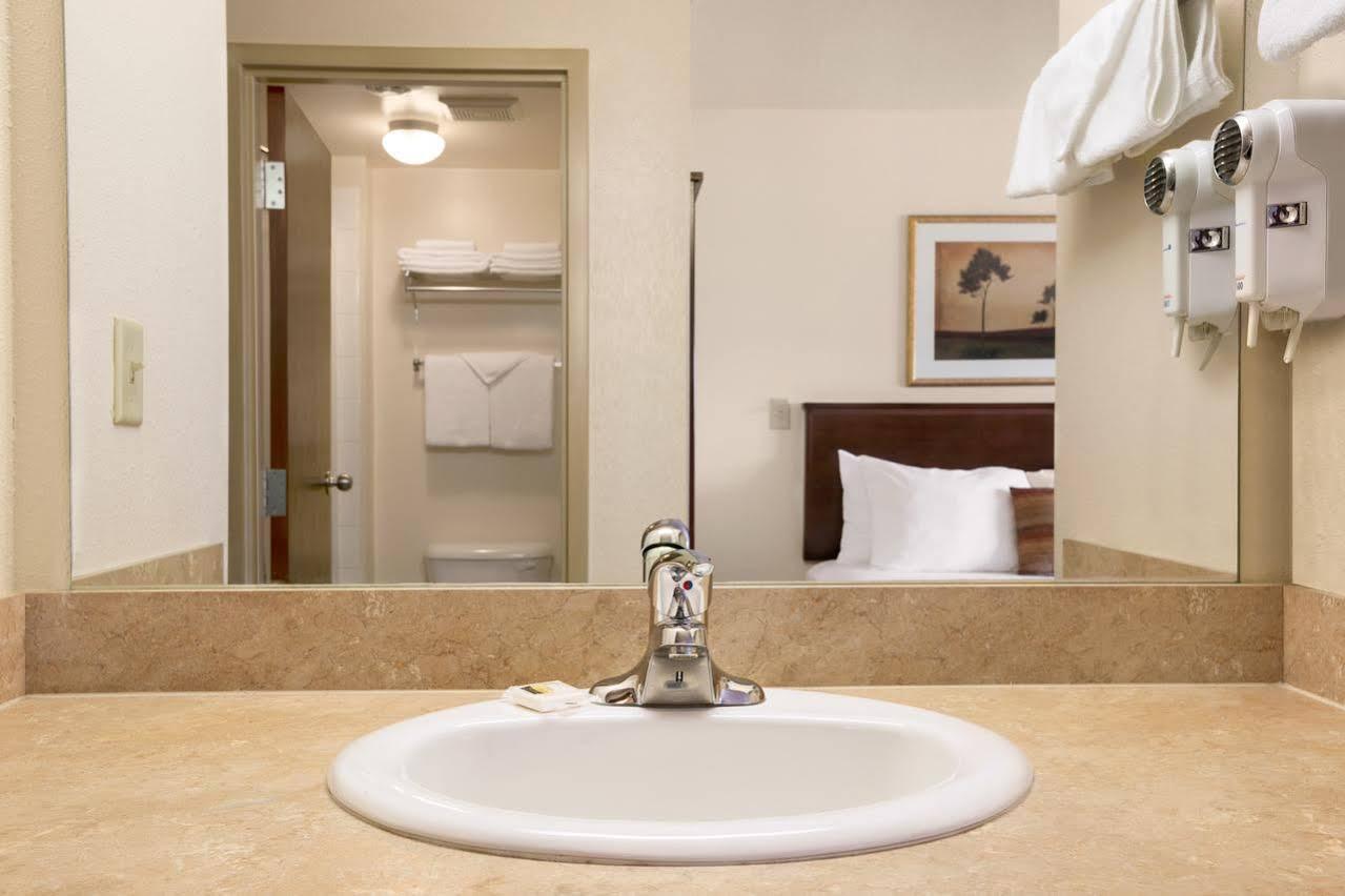 Grande Cache Inn & Suites Εξωτερικό φωτογραφία